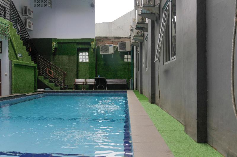 Fotos del hotel Reddoorz Plus Near Budi Luhur University Jakarta:  6