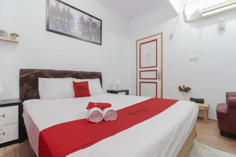 Fotos del hotel Reddoorz Plus Near Budi Luhur University Jakarta:  15
