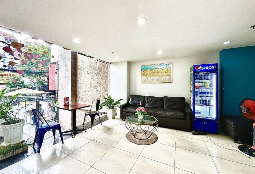 Fotos del hotel Reddoorz Plus Near Etown 2:  20