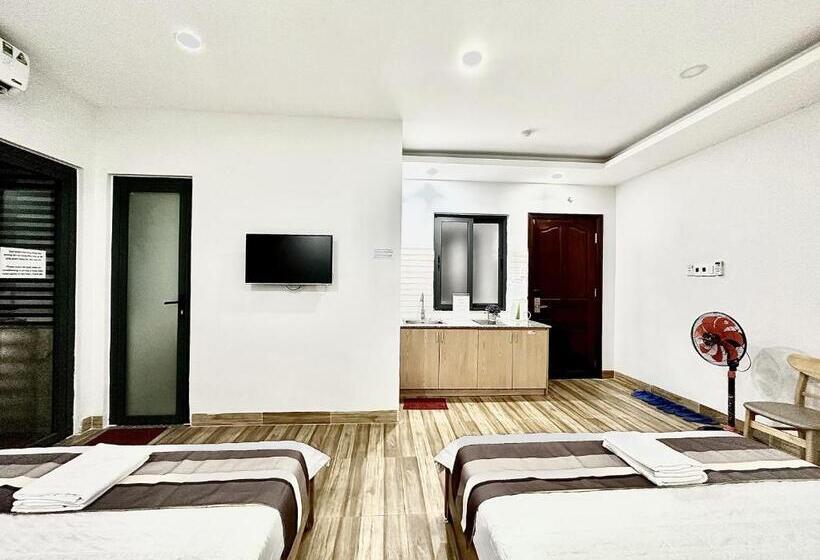 Fotos del hotel Reddoorz Plus Near Etown 2:  5