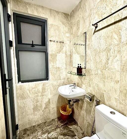 Fotos del hotel Reddoorz Plus Near Etown 2:  18