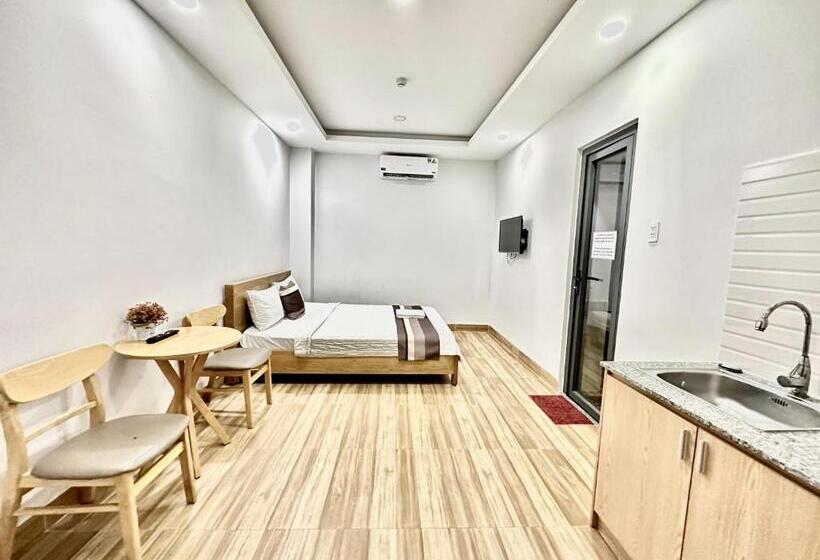 Fotos del hotel Reddoorz Plus Near Etown 2:  3