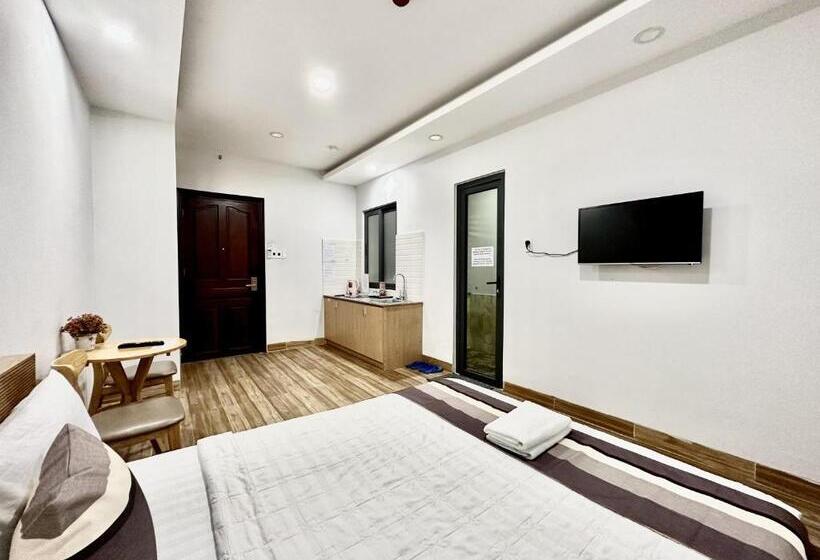 Fotos del hotel Reddoorz Plus Near Etown 2:  12