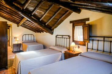 Un Espacio único,  La Casona Del Señor  Con Bodega - Caleruela