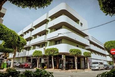 Amistat Island Hostel Ibiza   Albergue Juvenil - Es Calo des Moro