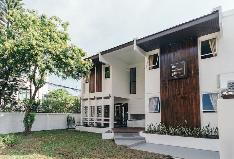 The Mellow Pillow At Chiang Mai Gate