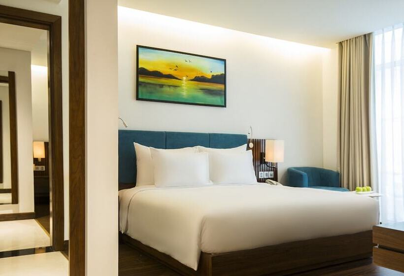 Fotos del hotel Maximilan Danang Beach:  6