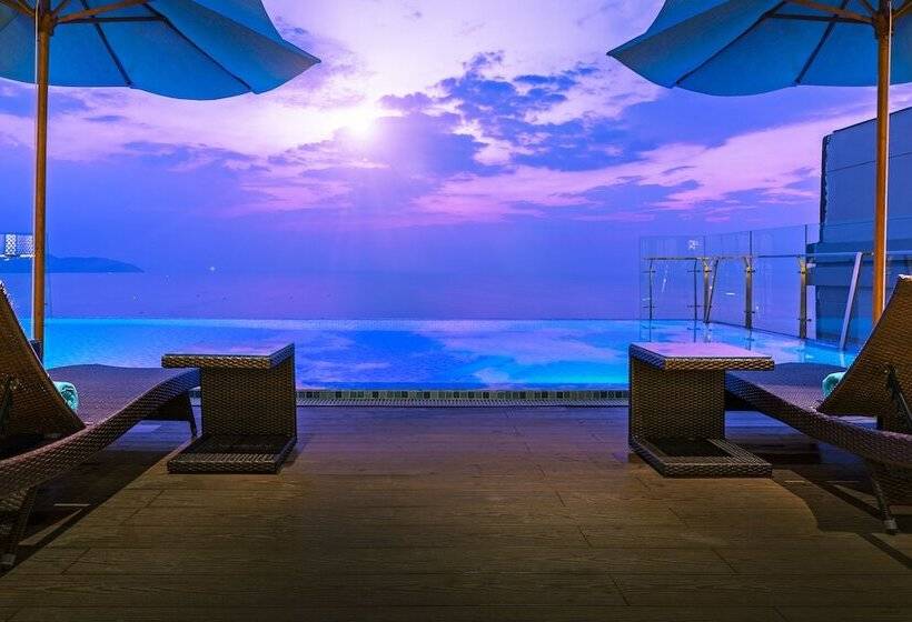 Fotos del hotel Maximilan Danang Beach:  19