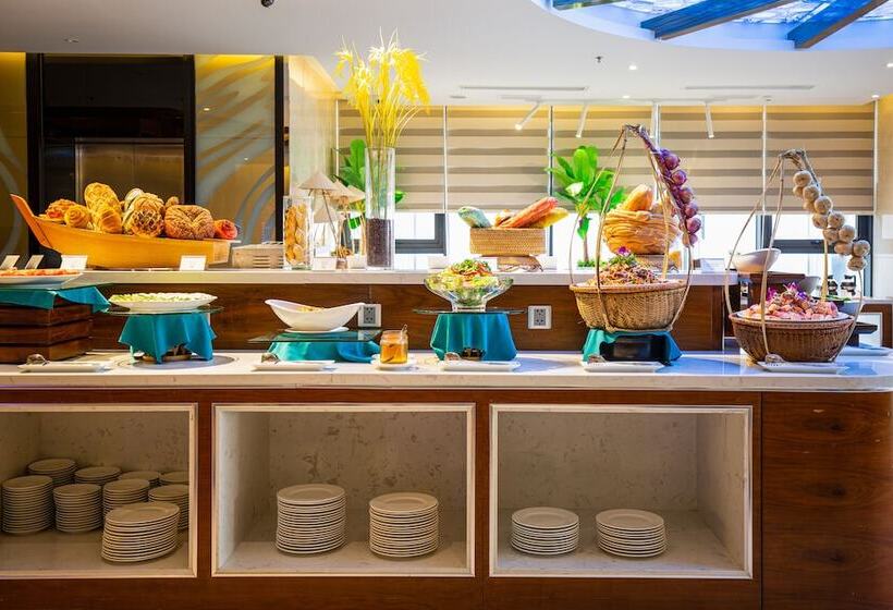 Fotos del hotel Maximilan Danang Beach:  22