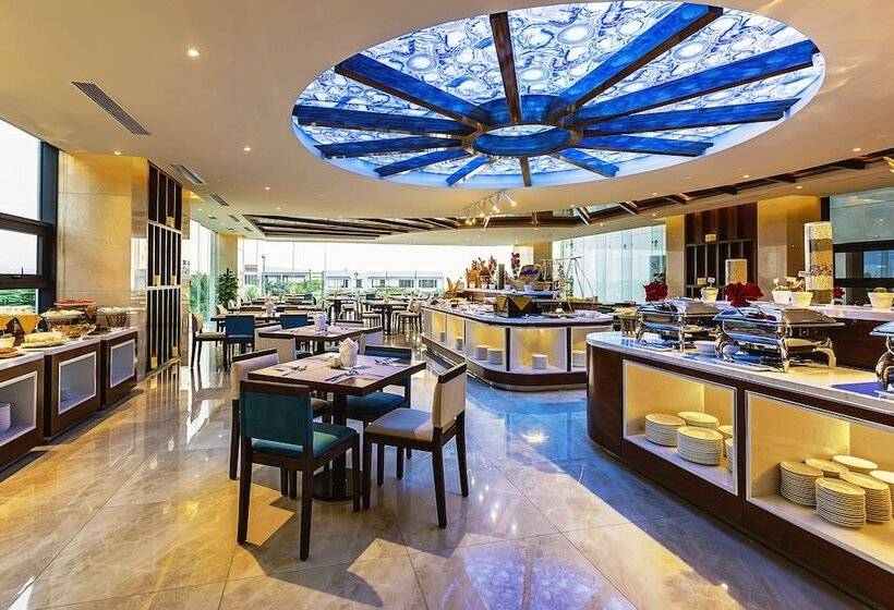 Fotos del hotel Maximilan Danang Beach:  24