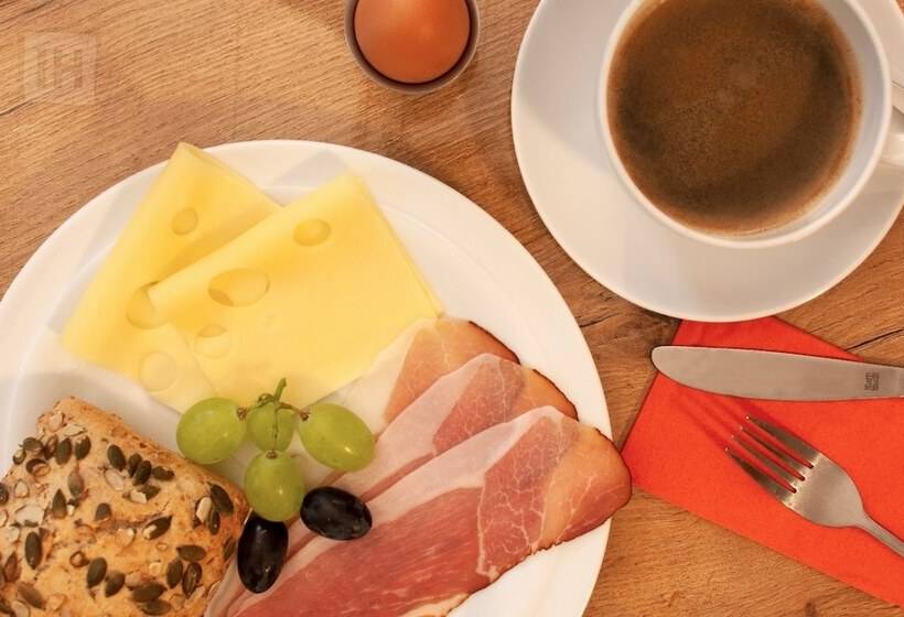 Fotos del hotel Isha:  17