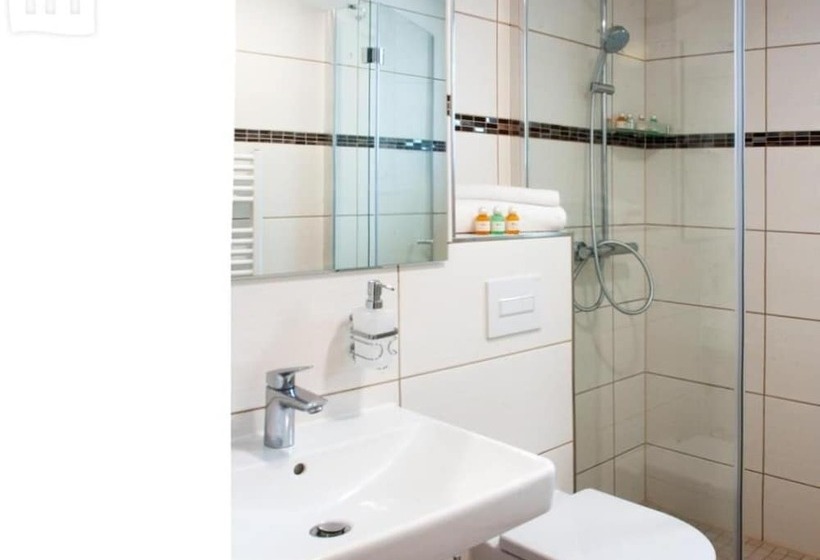 Fotos del hotel Isha:  3