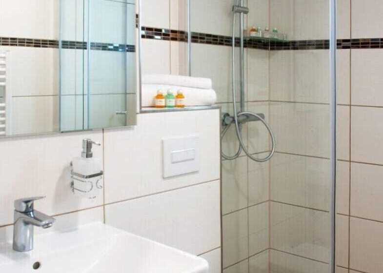 Fotos del hotel Isha:  22