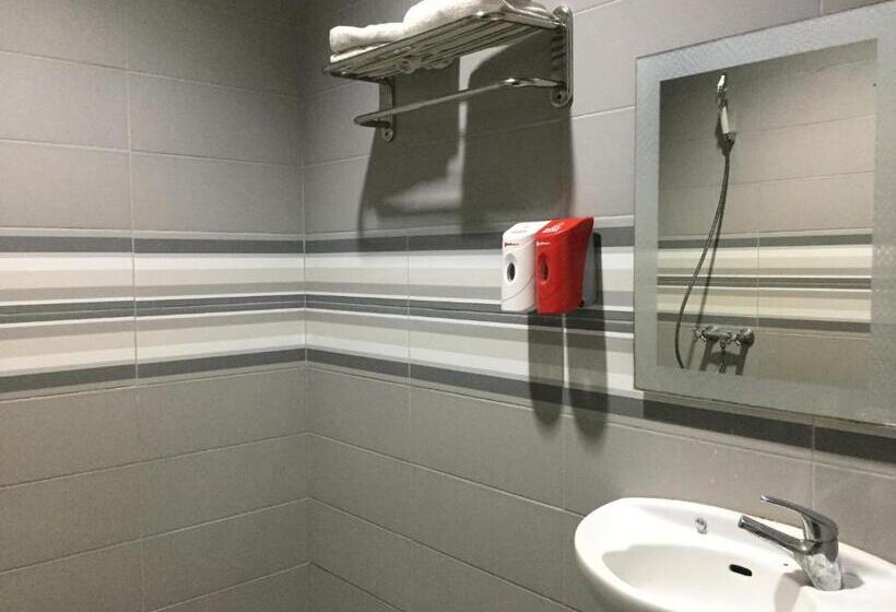 Fotos del hotel Reddoorz Plus @ The Alden:  6