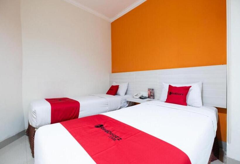 Fotos del hotel Reddoorz Plus @ The Alden:  9