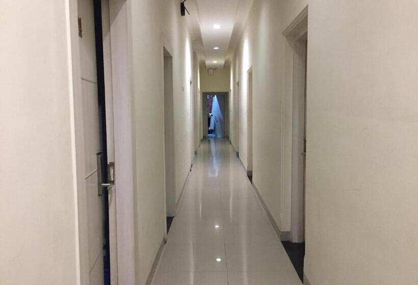 Fotos del hotel Reddoorz Plus @ The Alden:  21