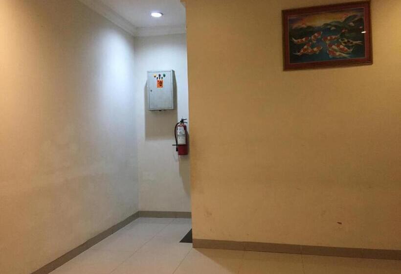 Fotos del hotel Reddoorz Plus @ The Alden:  16