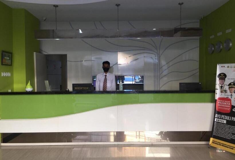 Fotos del hotel Reddoorz Plus @ The Alden:  15