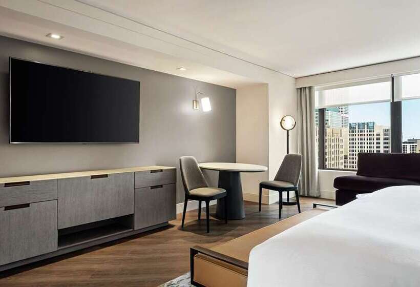Hilton Grand Vacations Chicago Downtown Magnificent Mile