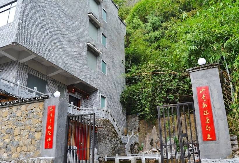 Xingping Li River Lodge