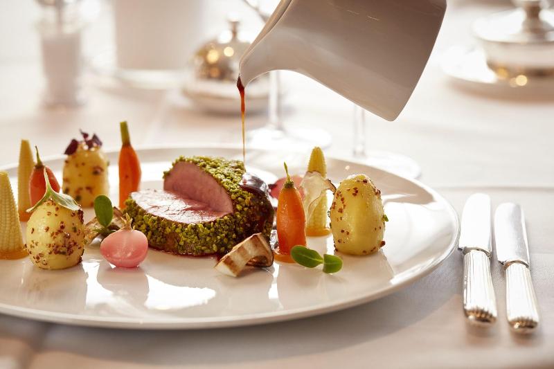 Fotos del hotel The Dufour, Suites & Rooms By Hotel Schweizerhof:  20