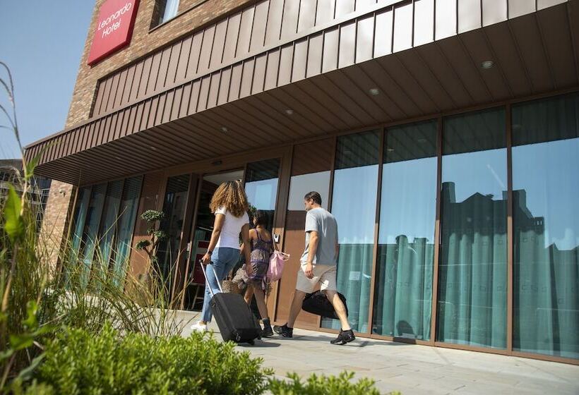 Leonardo  Bristol City