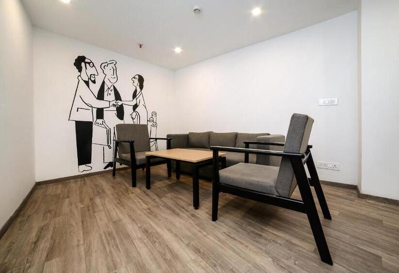 Vaccinated Staff Oyo Townhouse 069 Civil Lines