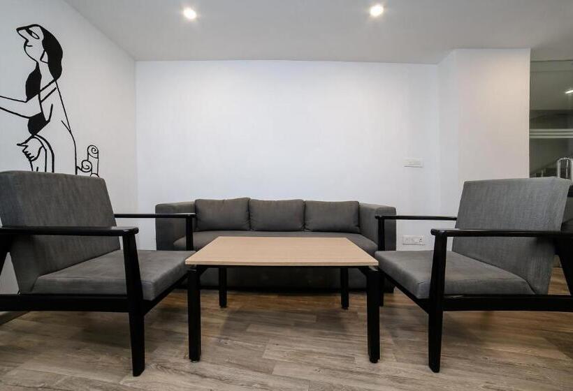 Fotos del hotel Vaccinated Staff Oyo Townhouse 069 Civil Lines:  19