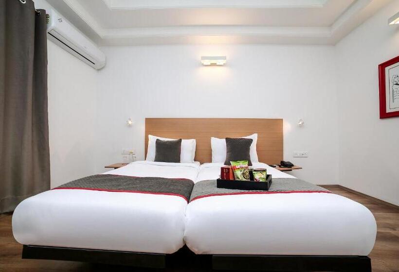 Fotos del hotel Vaccinated Staff Oyo Townhouse 069 Civil Lines:  25