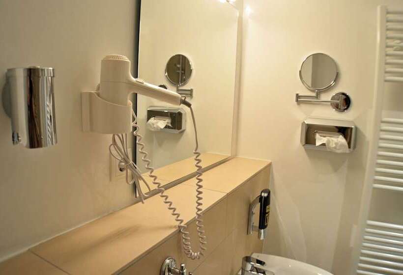 Fotos del hotel Jeta:  23