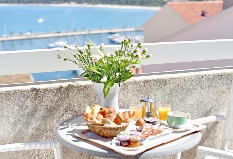 Fotos del hotel Hôtel Le Rocher:  8