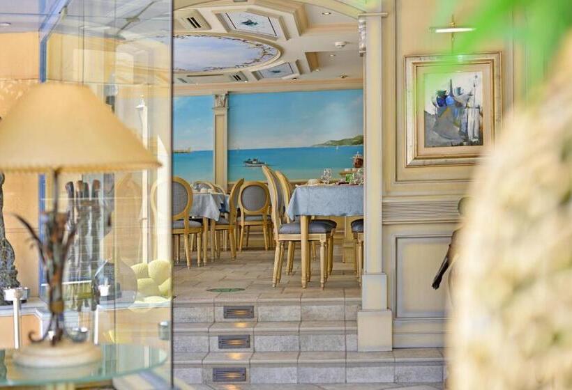 Fotos del hotel Hôtel Le Rocher:  2