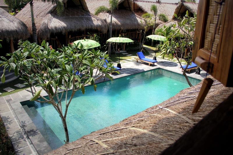 Fotos del hotel The Calmtree Bungalows:  1