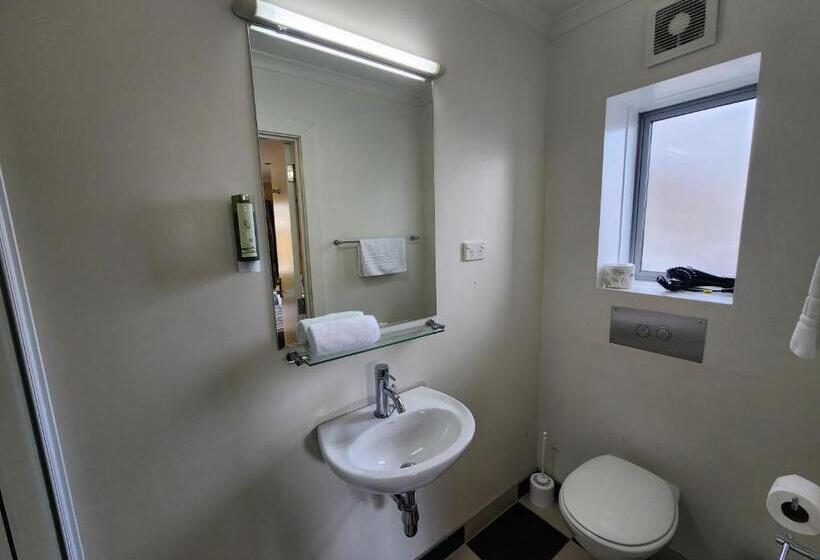 Fotos del hotel Pinewood Lodge And Apartments:  9