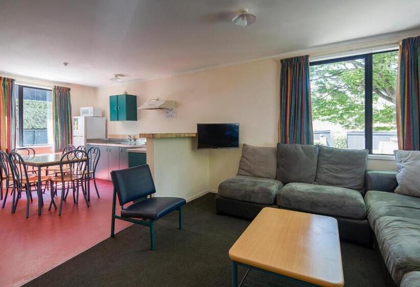 Fotos del hotel Pinewood Lodge And Apartments:  2