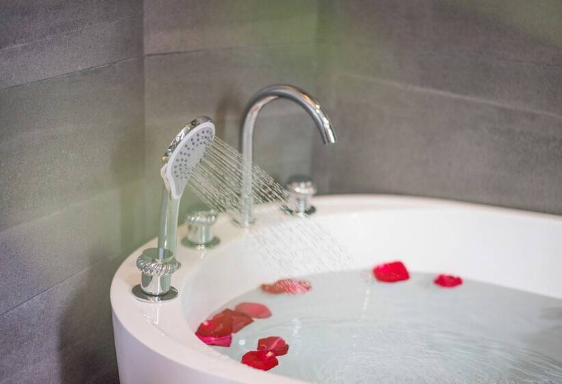 Fotos del hotel Lize Graceland Artistic Suite Inn:  2