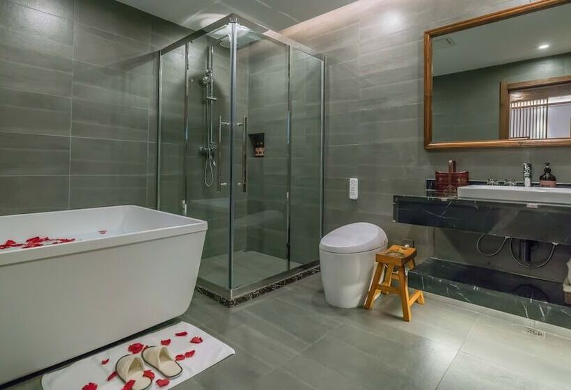 Fotos del hotel Lize Graceland Artistic Suite Inn:  5