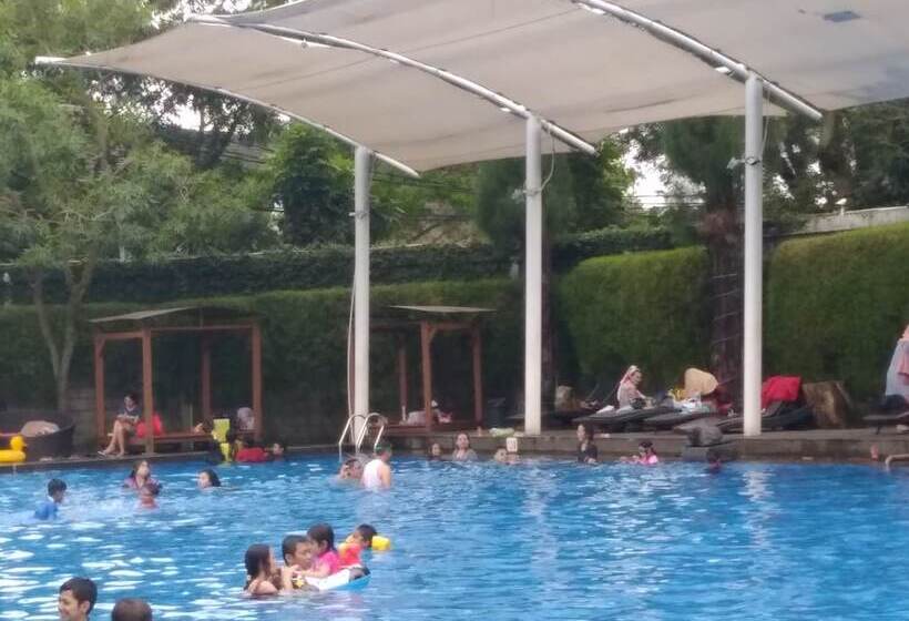 Fotos del hotel Oasis Siliwangi Sport:  12