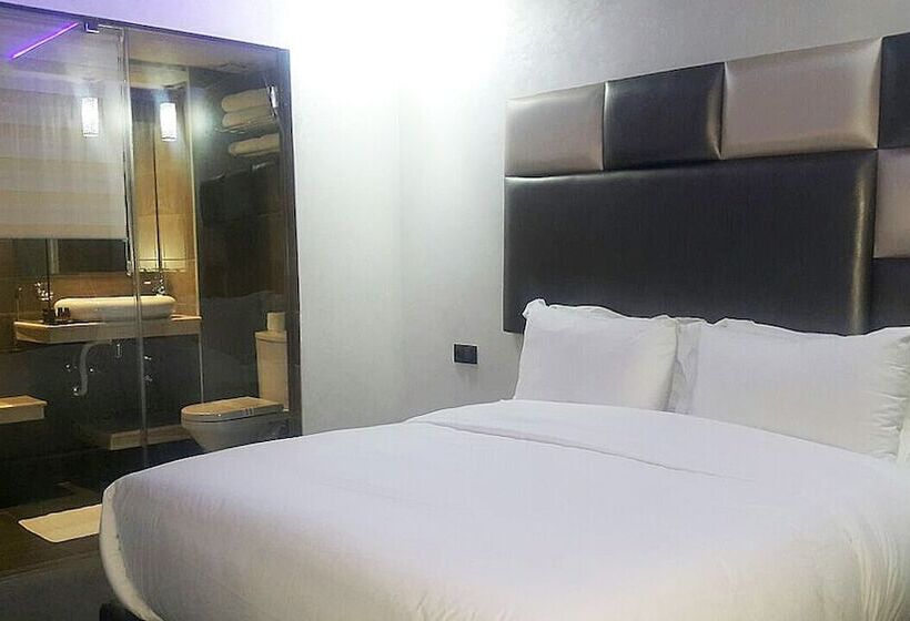 Fotos del hotel The Seven:  2