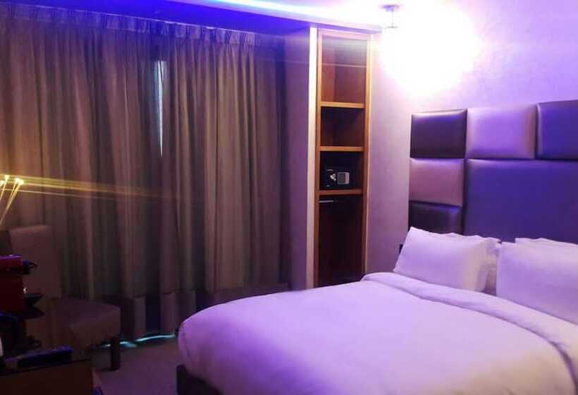 Fotos del hotel The Seven:  11