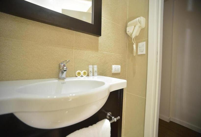 Fotos del hotel Versailles:  17