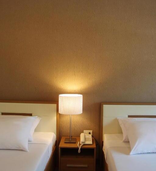 Fotos del hotel Korat Resort:  2