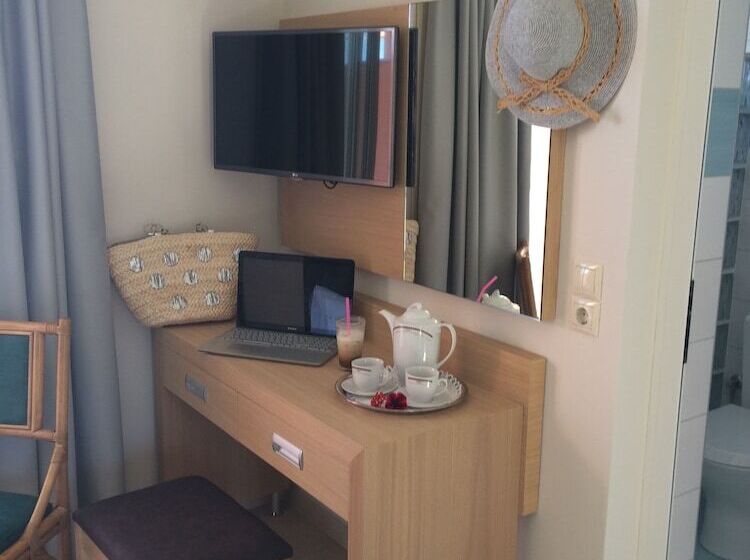 Artemis Bay By Checkin