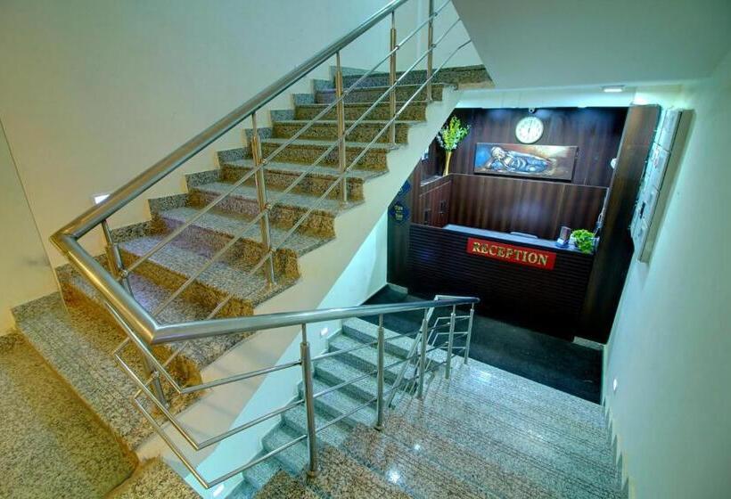 Fotos del hotel Staayz Premium Gurgaon:  12