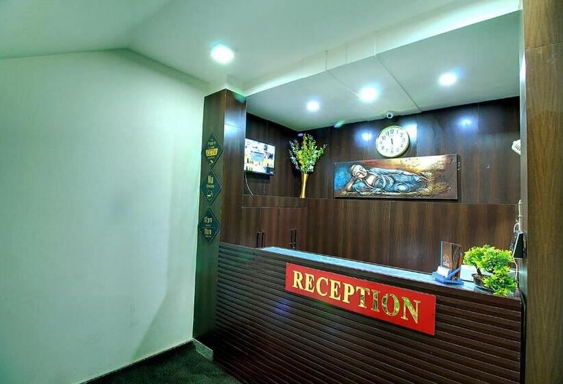 Fotos del hotel Staayz Premium Gurgaon:  2