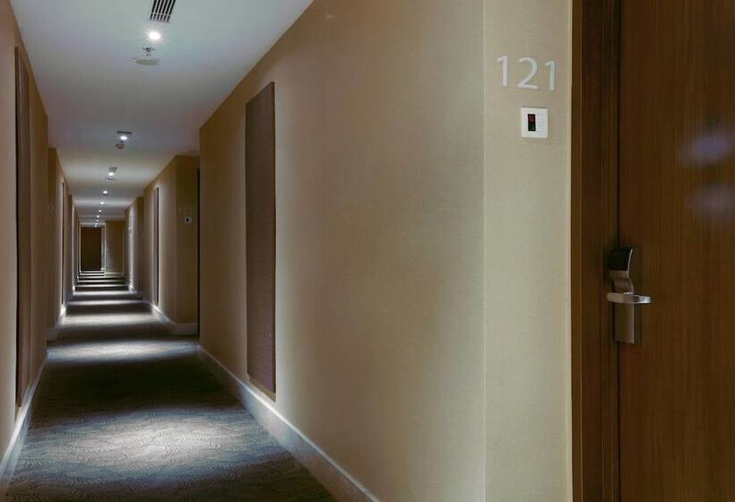 Fotos del hotel Harper Perintis By Aston:  4