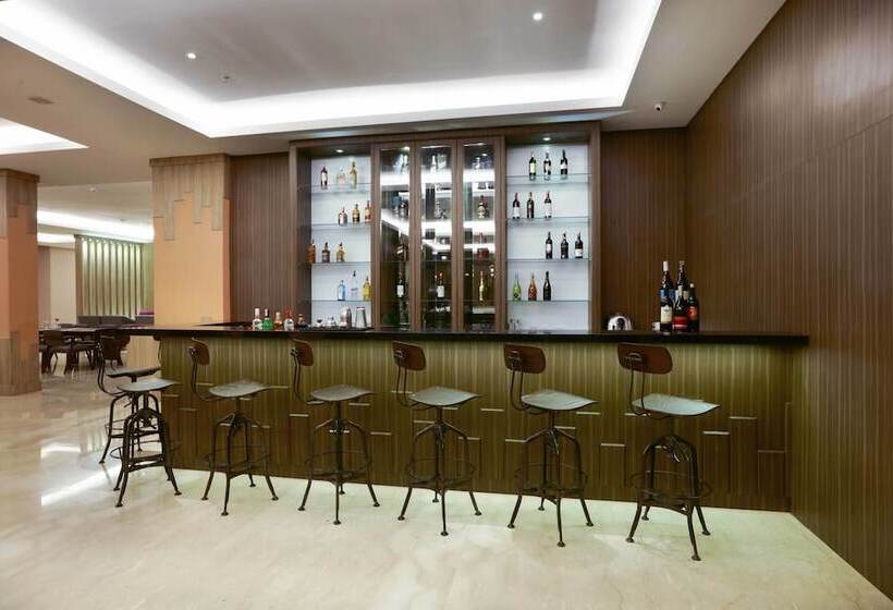 Fotos del hotel Harper Perintis By Aston:  7