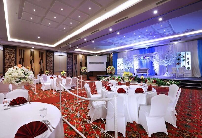 Fotos del hotel Harper Perintis By Aston:  25