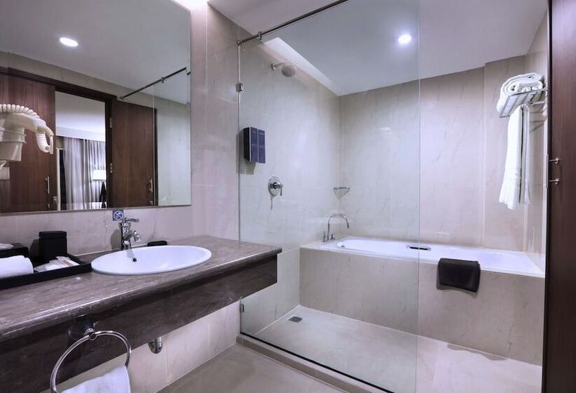 Fotos del hotel Harper Perintis By Aston:  17