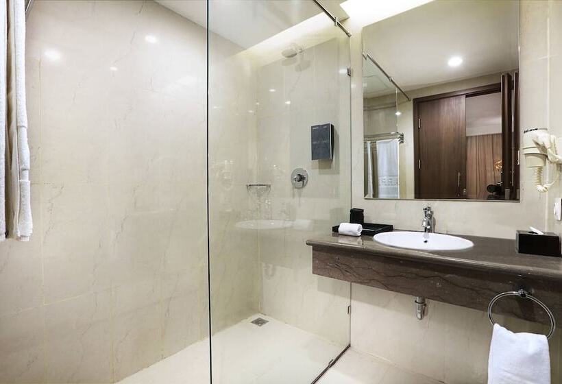 Fotos del hotel Harper Perintis By Aston:  9